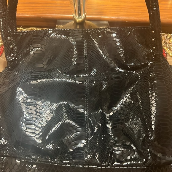 👜EC:Perlina Genuine Leather Snakeskin Shoulder Bag - Picture 11 of 12